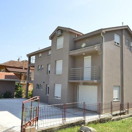 Apartmani Stefanija Tivat Exterior photo