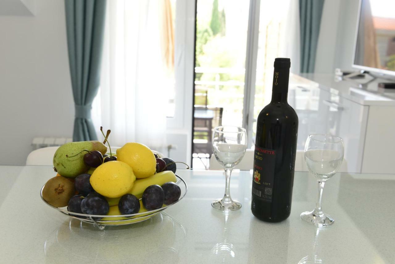Apartmani Stefanija Tivat Exterior photo