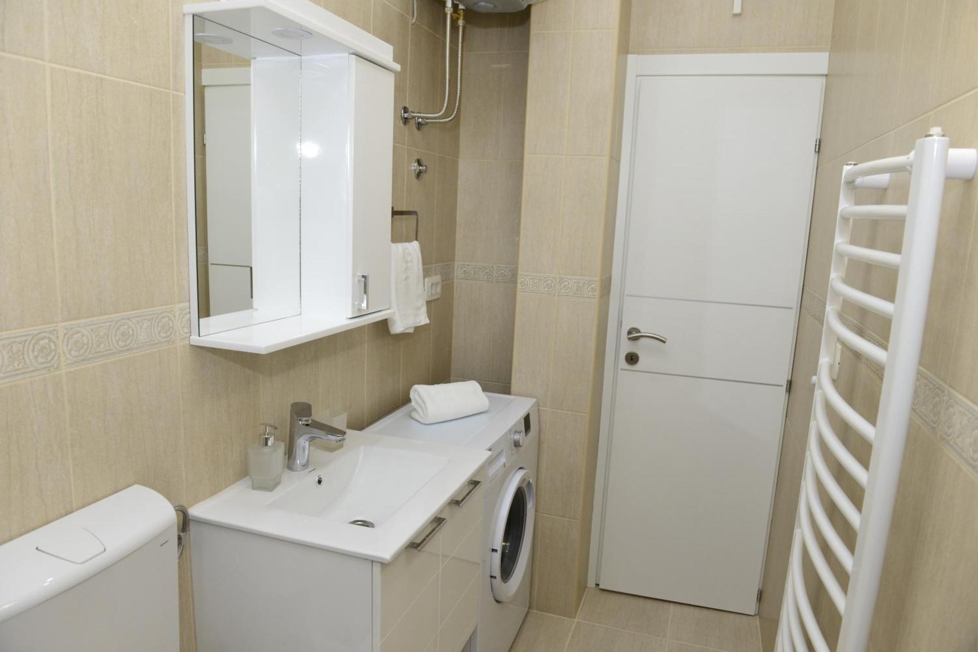 Apartmani Stefanija Tivat Exterior photo