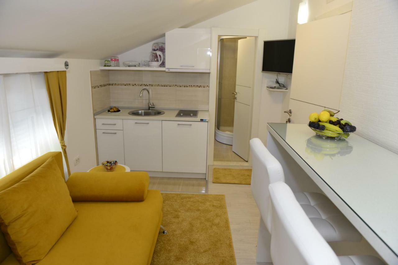 Apartmani Stefanija Tivat Exterior photo