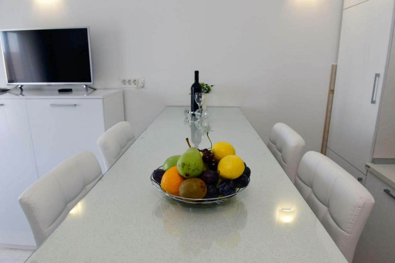 Apartmani Stefanija Tivat Exterior photo