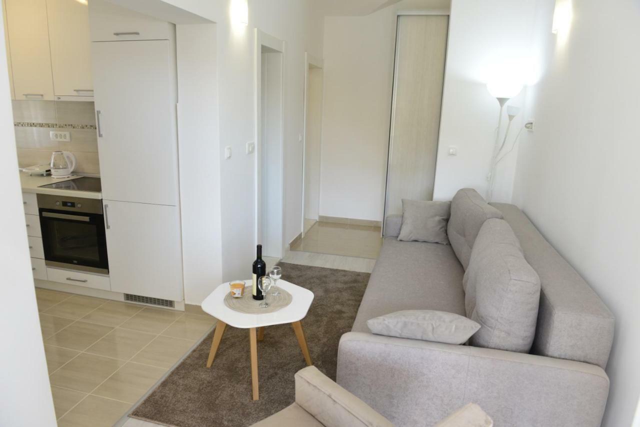 Apartmani Stefanija Tivat Exterior photo