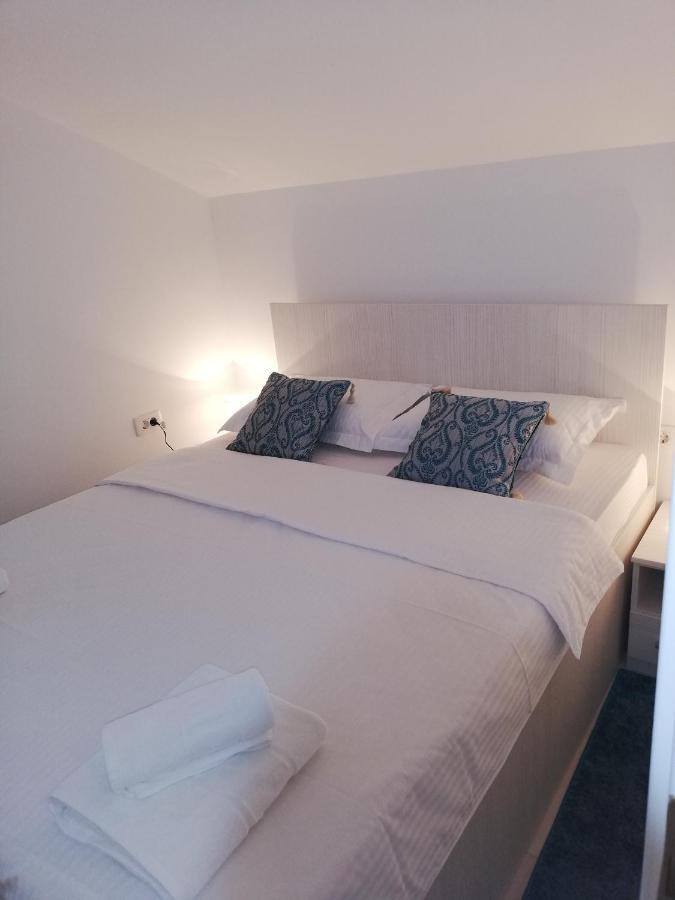 Apartmani Stefanija Tivat Exterior photo