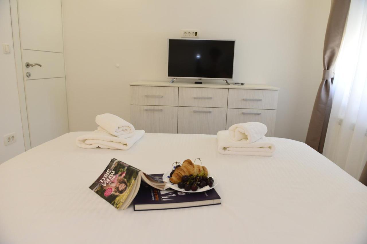 Apartmani Stefanija Tivat Exterior photo